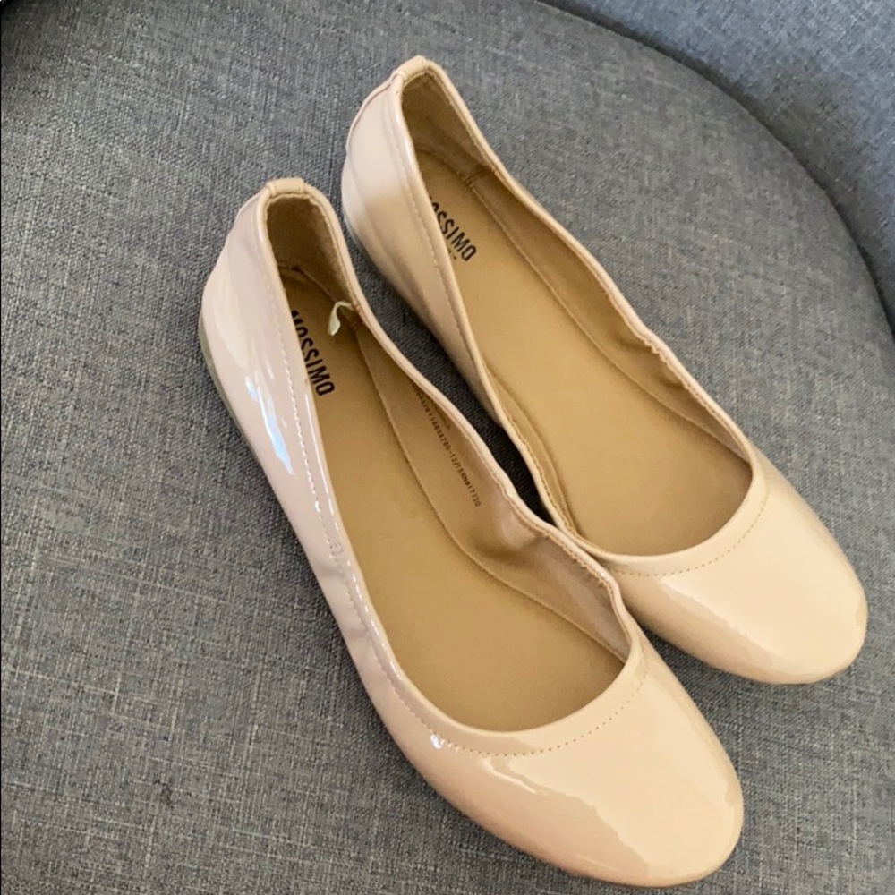 Nude Flats